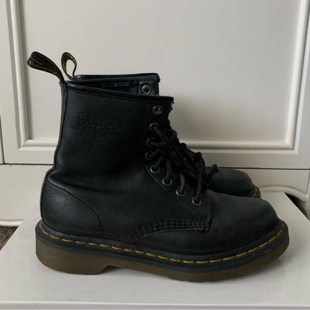 Doc martens 1460 worn leather boots